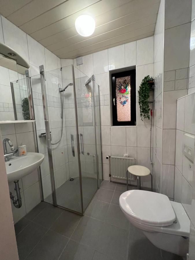 Apartamento Flughafennahe zentrale voll möblierte Wohlfühlatmosphäre Erdgeschoss Duisburg Exterior foto
