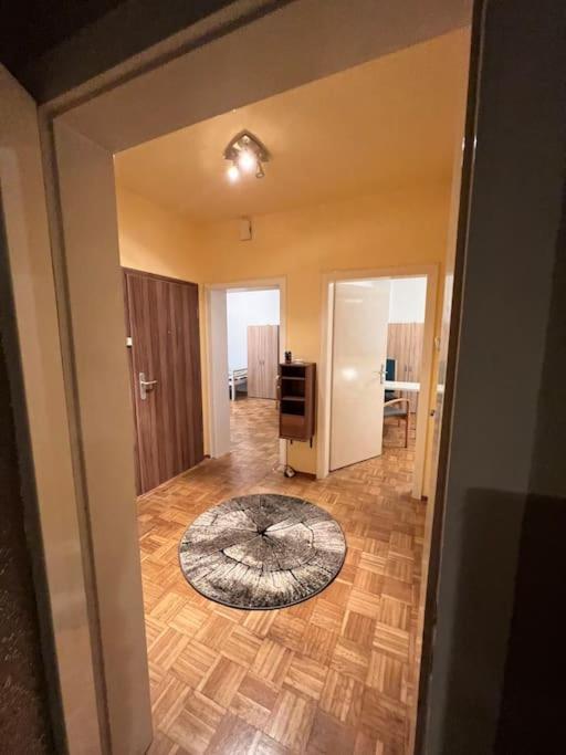 Apartamento Flughafennahe zentrale voll möblierte Wohlfühlatmosphäre Erdgeschoss Duisburg Exterior foto